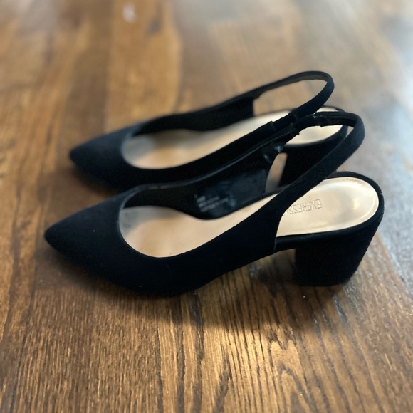 Black slingback pumps
Good conditions - Picture 1 of 6